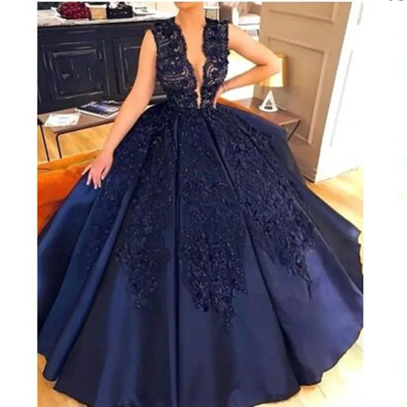 

New Arrival Evening Party Dresses Lace V-Neck Beaded Applique Satin Prom Formal Dress Ball Gown Long Arabic Gown Abendkleider