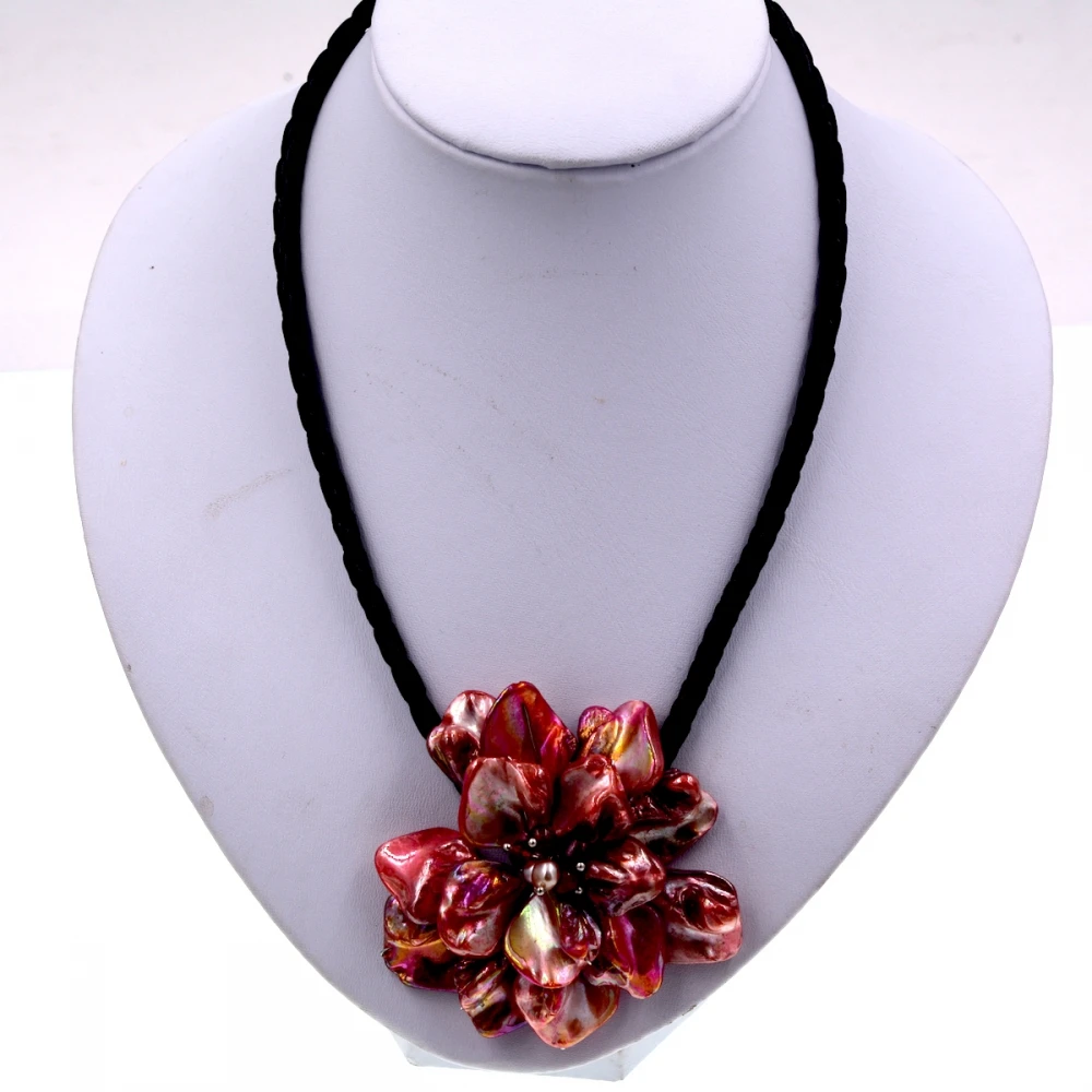 Noble Female Jewelry Red Baroque Shell Flower Pendant Necklaces Choker Necklaces in Pendant