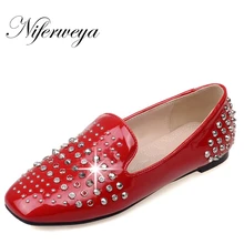 Новые Демисезонные женские туфли на плоской подошве размера плюс 32-48, однотонные туфли на плоской подошве из PU искусственной кожи, декорированные заклепками модные Лоферы без шнуровки, женская обувь