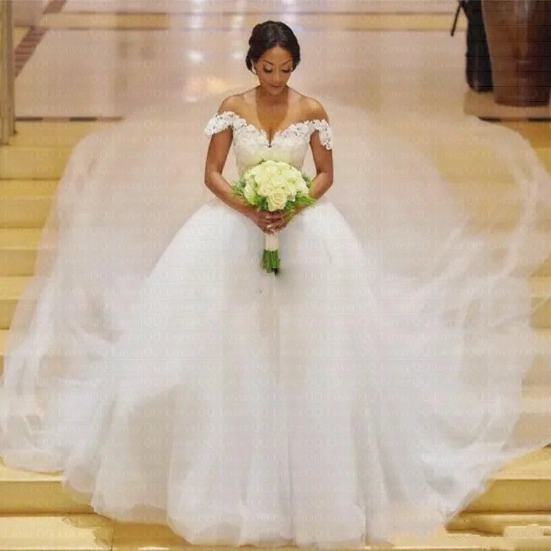 9669 32 De Réduction2019 Africaine Sexy Décolleté Robe De Mariée élégante Dentelle Arabe Robes De Mariée Vestido De Novia In Robes De Mariée From