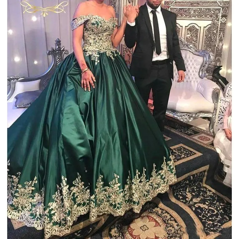 Бирюзовый 2019 темно-зеленый с открытыми плечами Quinceanera платья Кружева Аппликация золотого цвета дешевые атласные платья для выпускного