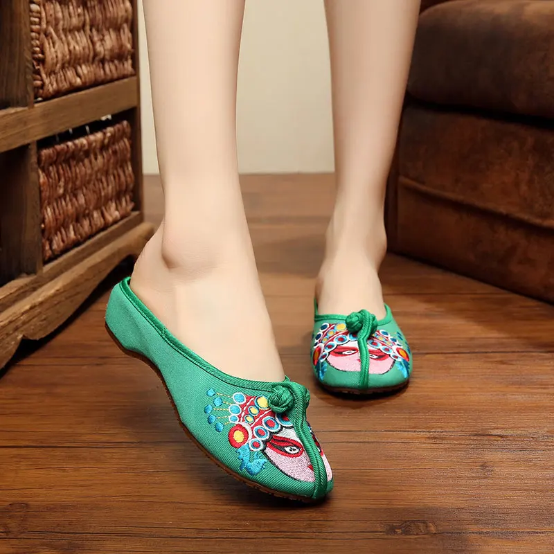 

2019 New Spring Women Chinese Style Outdoor Slippers Low Square Heel Button Embroider Female Casual Shoes