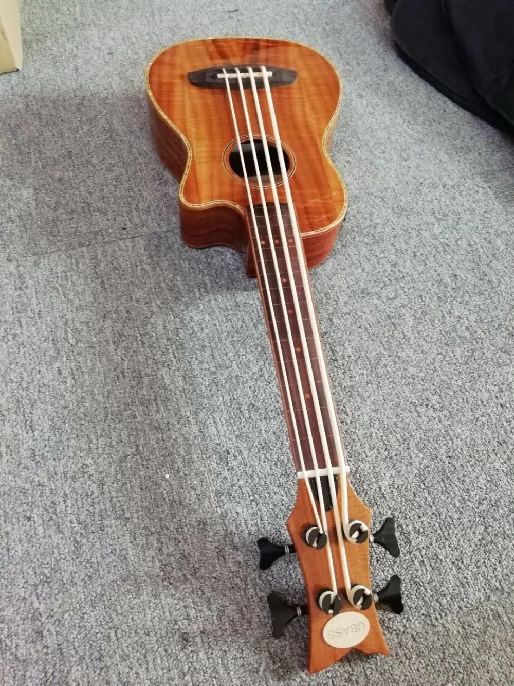 bass ukelele bass ukelele