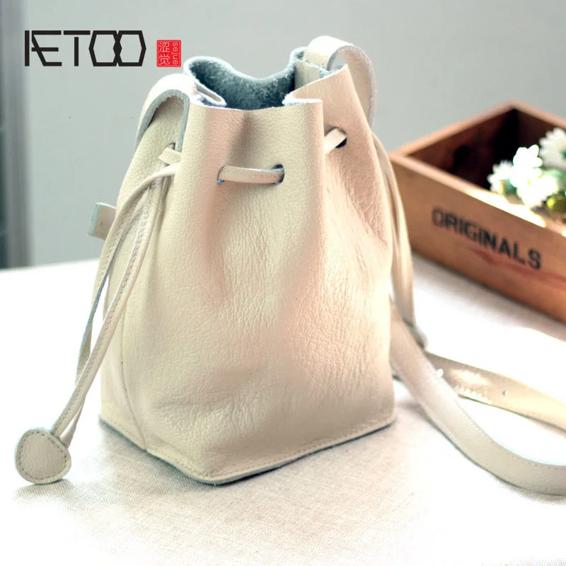 

AETOO Women's bag 2017 new first layer of leather Korean version of the belt with leather buckle leather simple fashion package