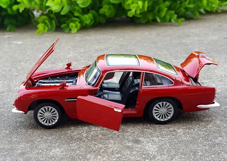 1:32 Масштаб литья под давлением сплав металл роскошный классический спортивный автомобиль модель для Aston Martin DB5 Коллекция Модель автомобиля звук и светильник игрушки