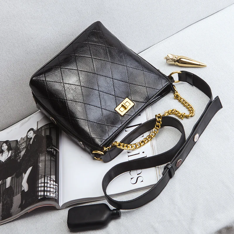 

2019 fashion delicate thread women shouder bag diamond lattice bucket bag woman two optional size chain handbag