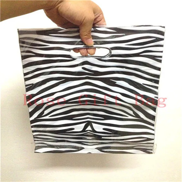 50pcs/lot 25x35cm Zebra Stripe Print Plastic Shopping Bags Favor