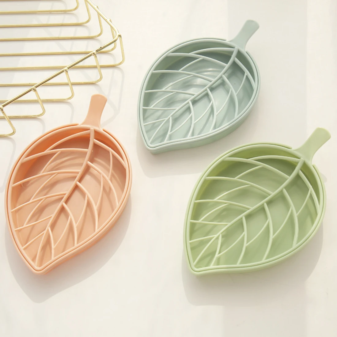Double leaf shaped drain soap box soap storage box container portable leaf model soap dish