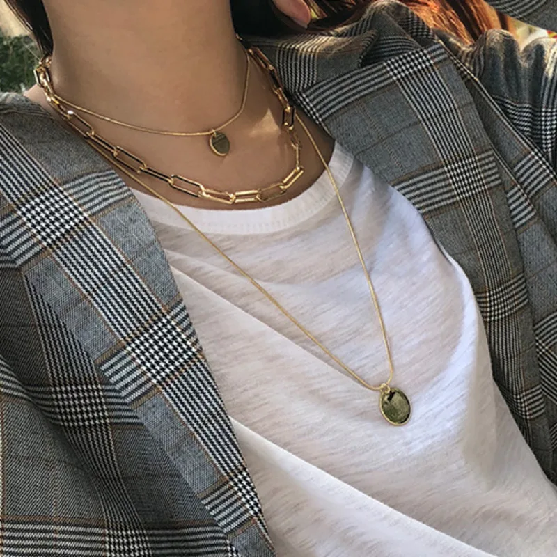 

Hot Women Hip-Hop Multi-Layer Embossed Queen Pendant Cuban Chain Necklace Jewelry