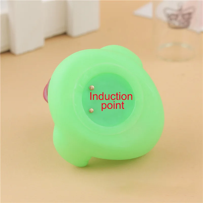 6Pcs/Set Cute LED Flashing Light Floating Duck Bath Tub Shower Rubber Toys for Kids Funny Summer Swimming Pool Game Accessories