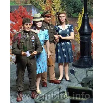 

1/35 Soldier Model World War II European Victory Day 1945 Celebrating 3514