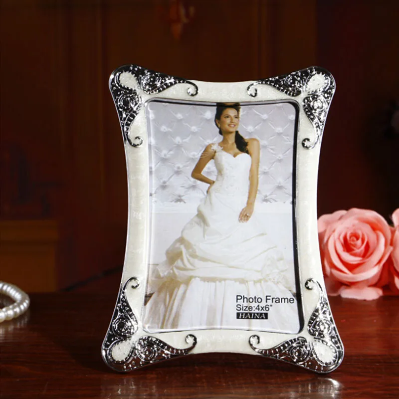 Image New Arrival 1pcs Retro Photo Frame Home Decoration Beautiful Classic Resin Photo Frame Wedding Picture Frame