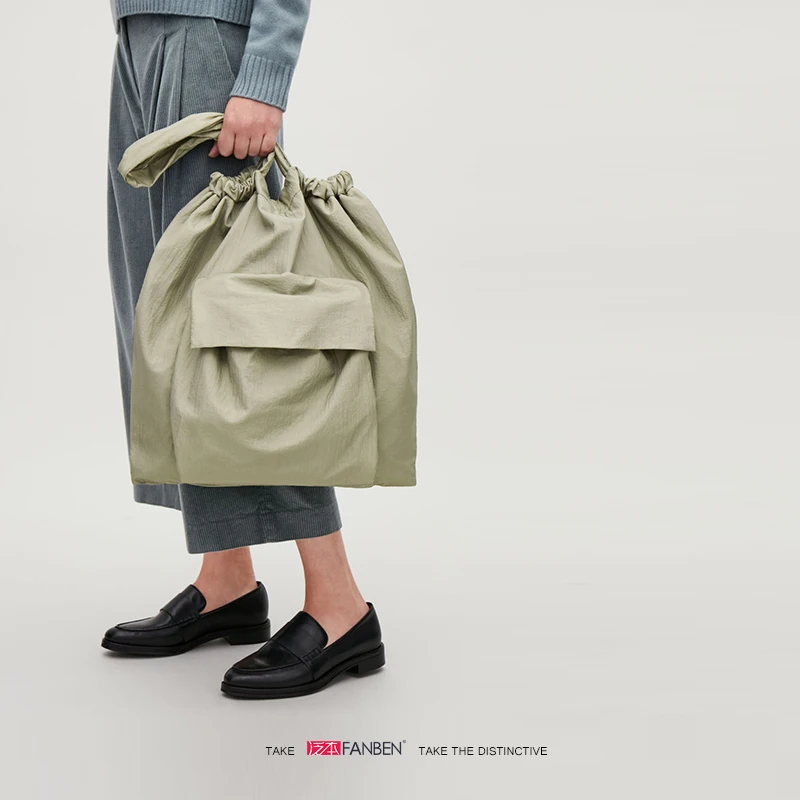 

Large capacity Two pockets Drawstring design Shoulder bag Lightweight shopping bag GATHERED TOTE BAG