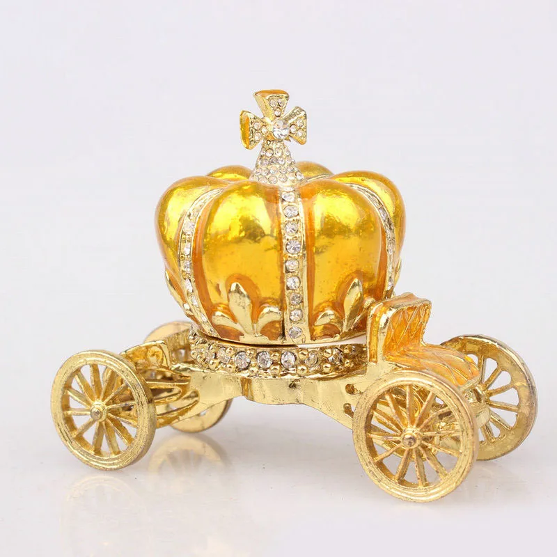 Beste Pompoen Crowm Auto Simulatie Beeldje Retro Woondecoratie Kristallen Kruis Auto Souvenir Magneet Metalen Ambachten