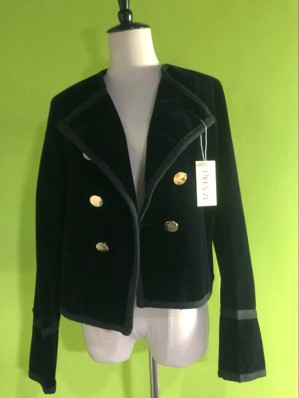 LXUNYI Лидер продаж весенние женские бархатные куртки и пальто короткие модные тонкие двубортные бархатные куртки на пуговицах