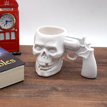 Творческий Череп пистолет стиль mugsCeramic пистолет ручка кружка молоко кофе кружки для вечерние уникальный подарок