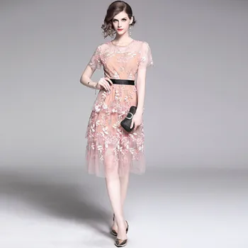 

2019 Summer New arrival Pink cherry blossoms Mesh embroidery Runway Dress women short sleeve dress lacefashion dress
