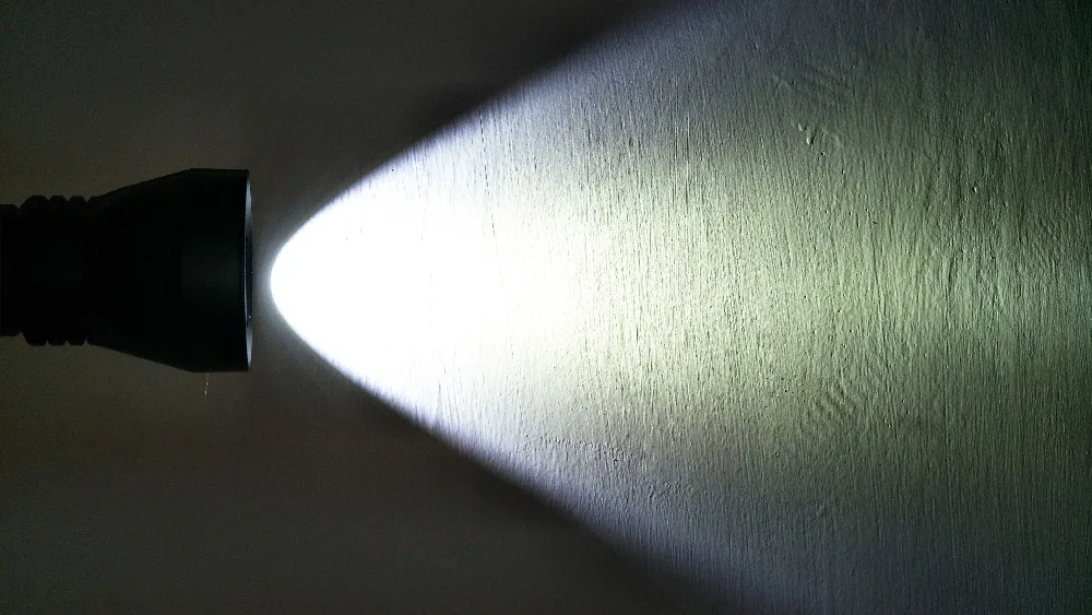 xhp70 flashlight (7)