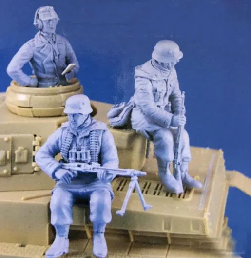 

1/35 Resin Kits WWII German Tank Commander&Riders Set (no Tank)