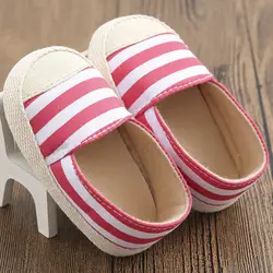 Повседневные полосатые детская обувь бренда для маленьких девочек первые ходоки Мокасины Chaussure новорожденных мальчиков мягкой подошвой