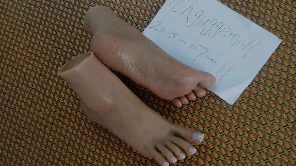 Ebony Foot Models