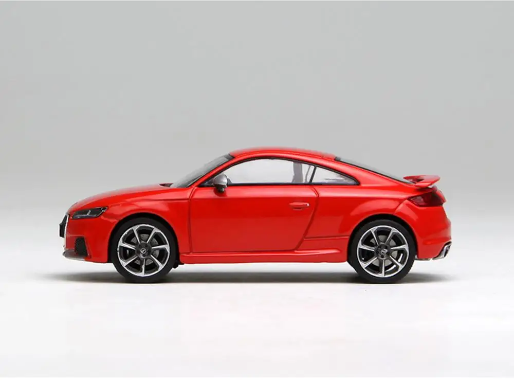 Коллекционная красная модель автомобиля Audi TT RS Coupe 1/43|Наземный транспорт| |