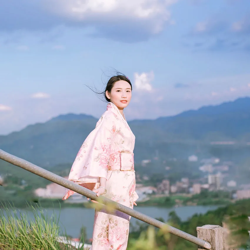 

Pink Japanese Style Traditional Dress for Women Traditional Floral Kimono Yukata Koi Costumes Tea Ceremony Culture Performance