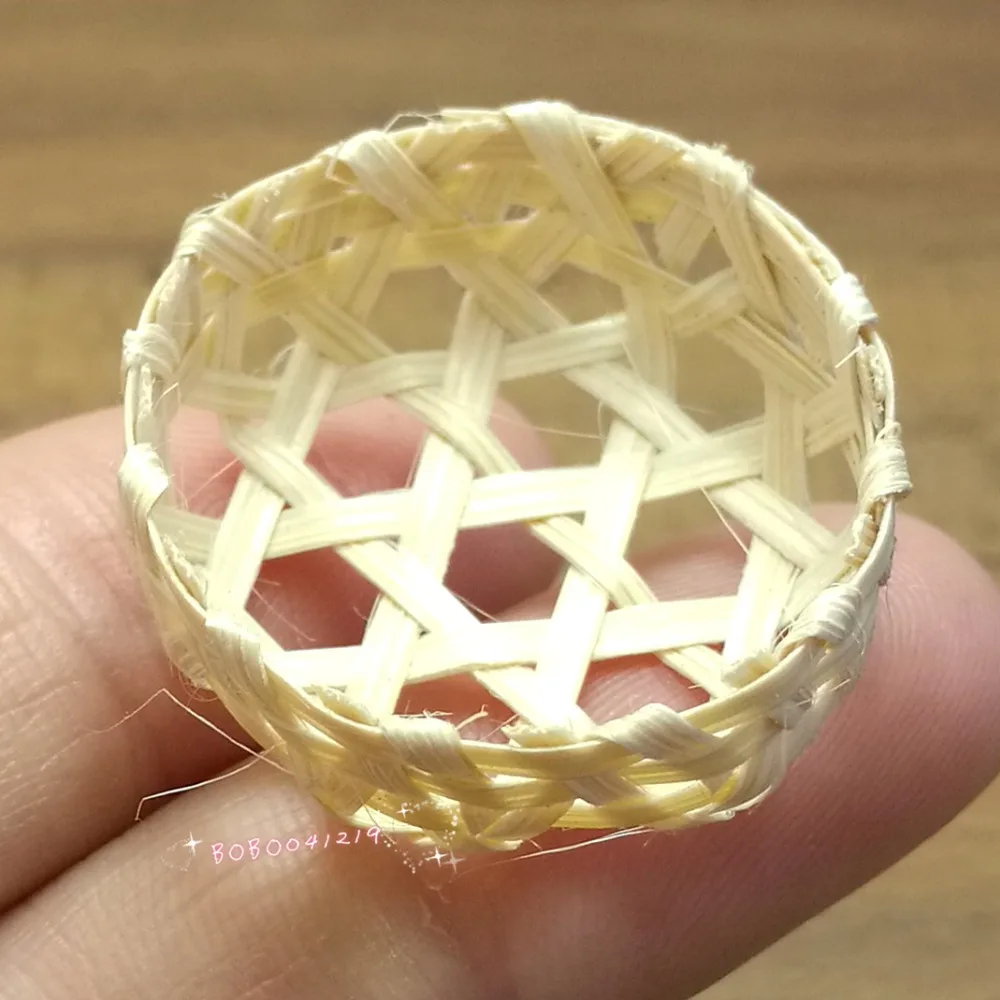 

Dollhouse Miniature Toy 1:12 Kitchen A Bamboo Basket Diameter 2.5cm SPO702