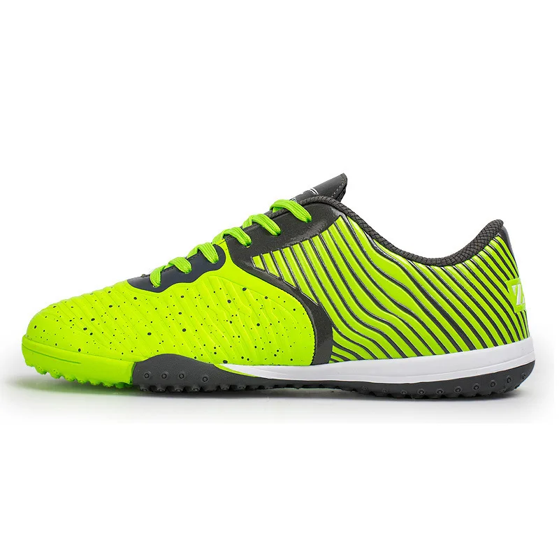 boys futsal trainers