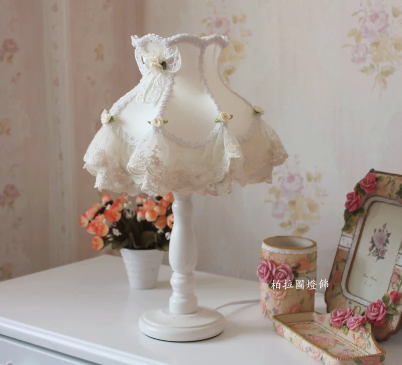Корейская принцесса мечта кружевная скатерть для стола лампа простая пасторальная ткань настольная лампа прикроватная Роскошная настольная лампа ручной работы серии