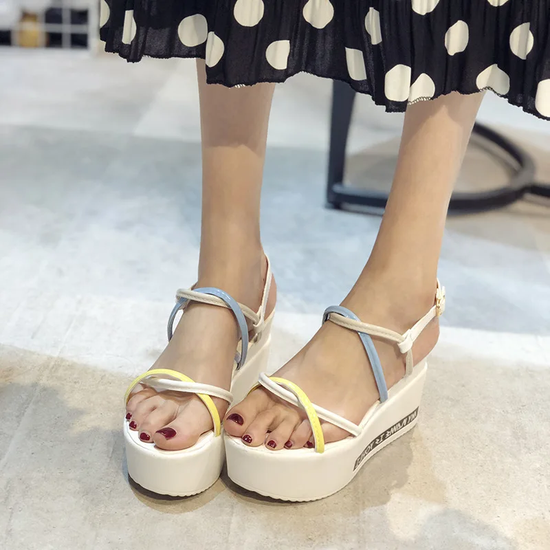 

2019 summer new style simple color matching wedge sandals women comfortable wild Roman style casual sandals.