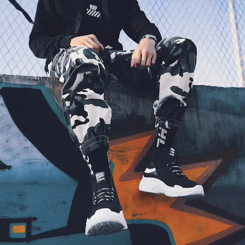  (11)