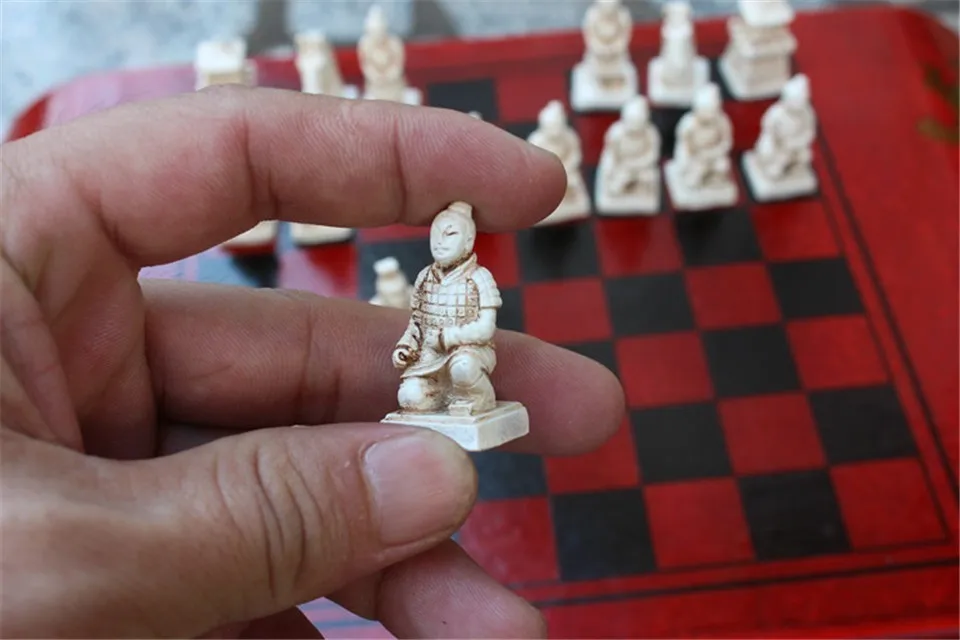 Yernea античные шахматы труба терракотовые воины шахматы деревянный журнальный столик шахматная доска стерео персонаж Смолы Шахматы штук подарок