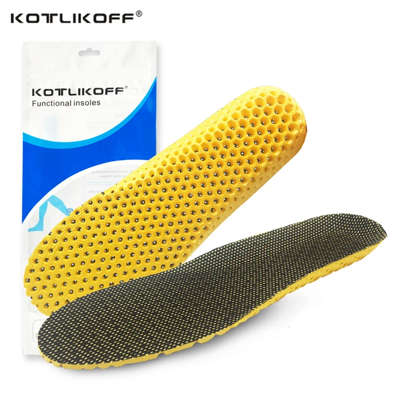 athletic shoes with arch support and cushioning