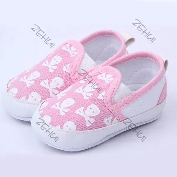 Новинка; детская обувь для маленьких мальчиков и девочек; противоскользящая обувь с мягкой подошвой и черепом - Цвет: Розовый