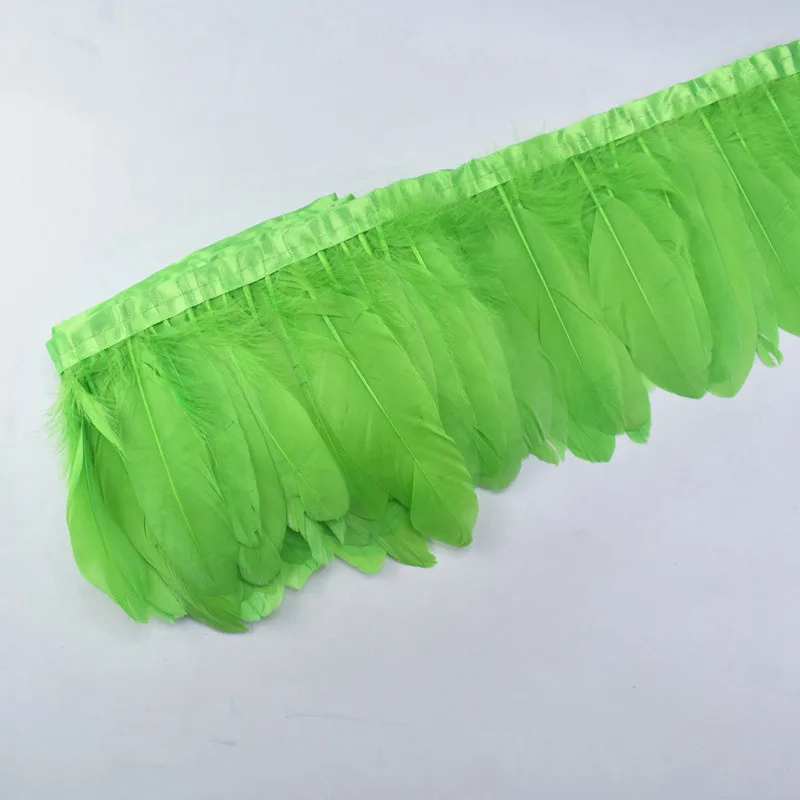 Apple Green Натуральное окрашенные утка украшение из гусиных перьев Настоящее гусиное перо ленты с бахромой 15-20см6-" платье декоративная одежда украшение плащи - Цвет: Apple Green