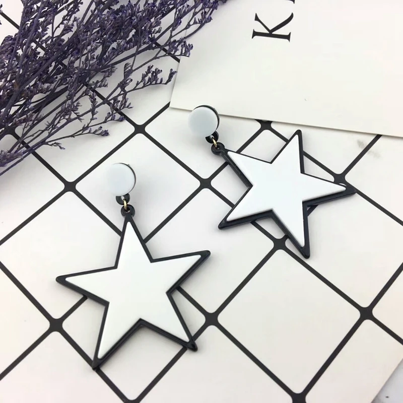 

Acrylic White Star Women Stud Earrings European Fashion Trendy Jewelry