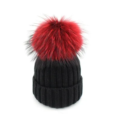 Красочные помпоны из искусственного меха енота, вязаные теплые шапки Skullies Beanies, шапки для женщин и девочек, детские зимние лыжные шапочки, чепчик черного и красного цвета - Цвет: black 4