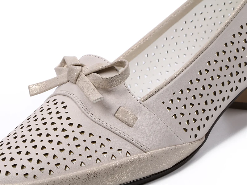 AIMEIGAO Big Size Women Sandals PU Soft Leather Low Heels Comfortable Shoes Elegant Bow Tie Summer Shoes High Quality