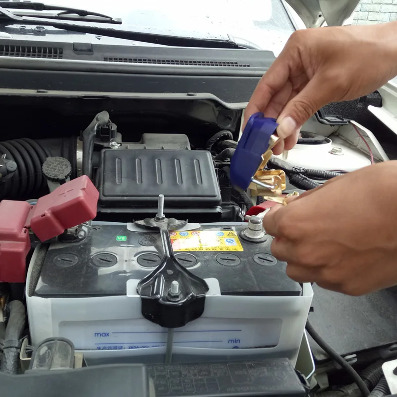 Dead car battery. обслуживаемые аккумуляторы для автомобиля. замена аккумулятора быстро. севший аккумулятор автомобиля. аккумулятор из телефона.