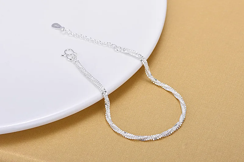 4062953267_687529415