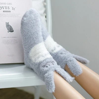 Осенне-зимние Нескользящие бархатные носки-тапочки толстые теплые меховые женские носки коала с ушками милые Мультяшные толстые домашние носки - Цвет: Totoro