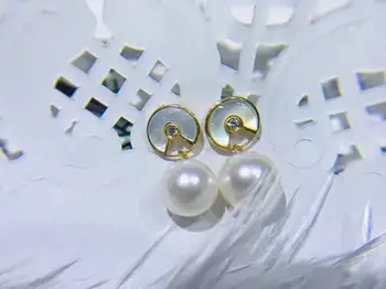 

gorgeous pair of 10-11mm south sea round white pearl earring 18k