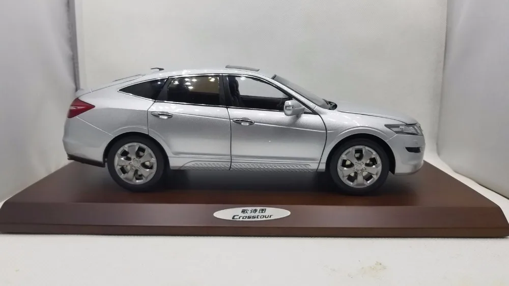 1:18 литая под давлением модель для Honda Crosstour 2011 серебро Sportback редкий сплав игрушечный автомобиль миниатюрная коллекция подарки Accord