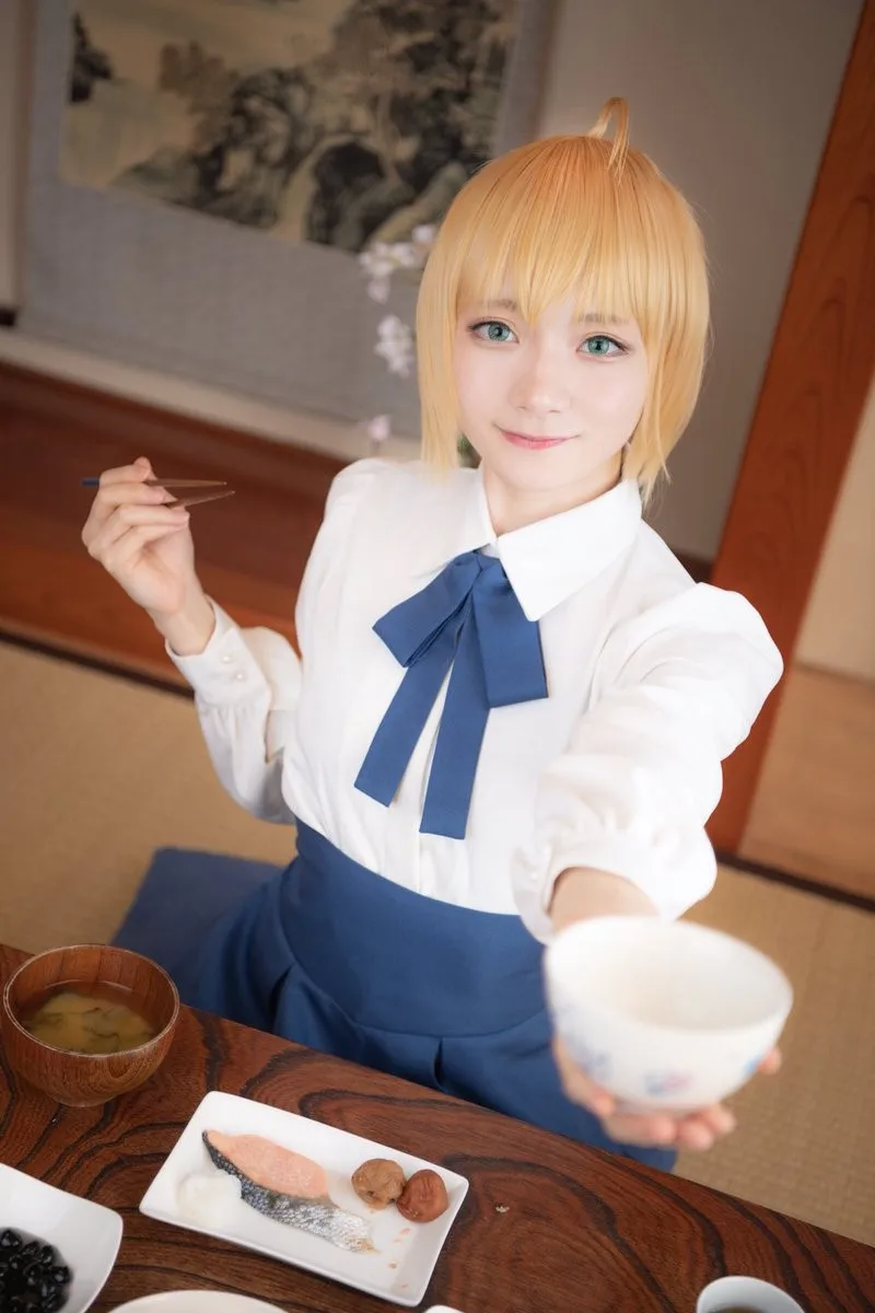 「COS福利」Fate-Saber 吃货呆毛王第1张