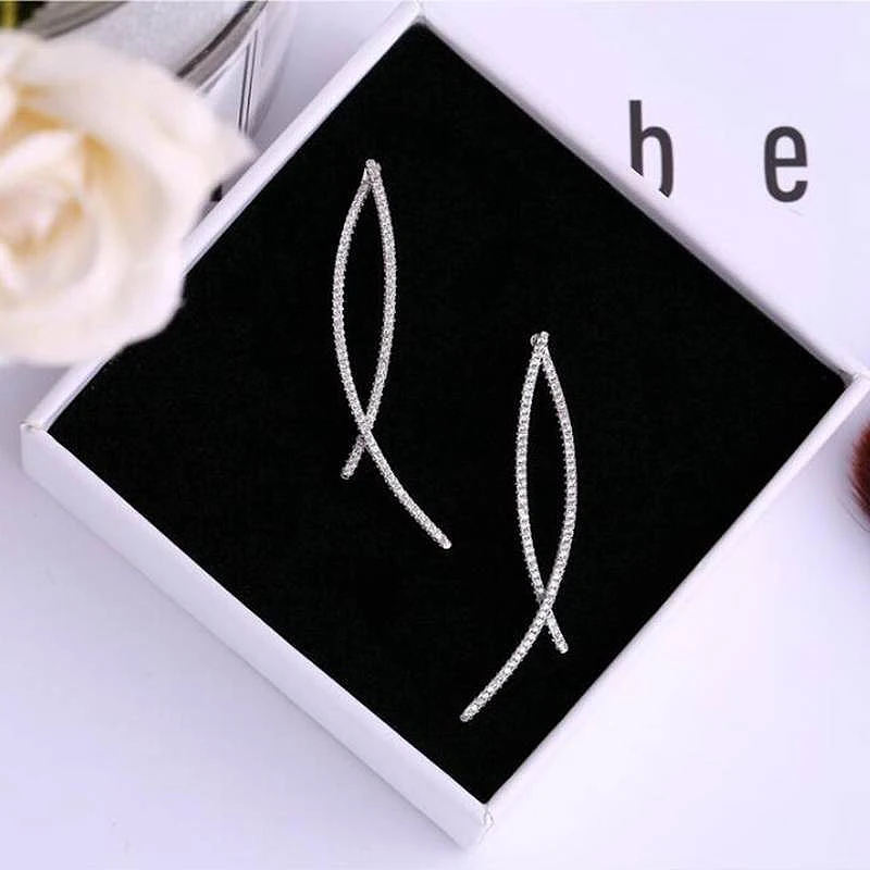 

Ruifan Europe Simple Overlapping Line Fish Shape Long Earrings Women 2019 Fashion Cubic Zircon Earring Summer Jewelry YEA068