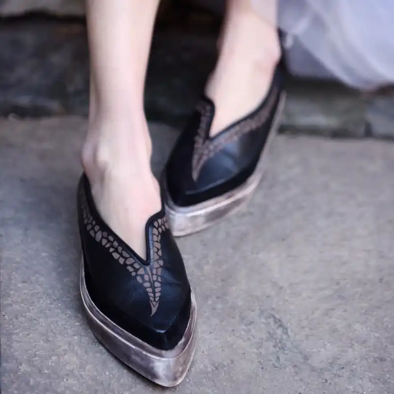 fashion retro pointed shallow flat sole shoes