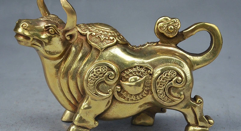 

7" China Brass Palace FengShui Wealth Wall Streetr Bull Xo YuanBao RuYi Statue