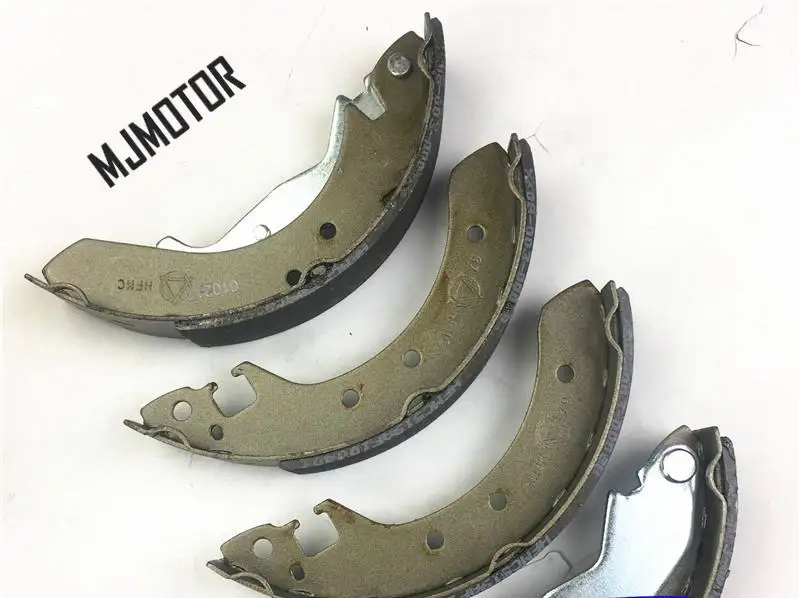 Rear Brake shoes kit 1pair for Chinese SAIC ROEWE MG3 Auto car motor parts 10040701 car brake pads set