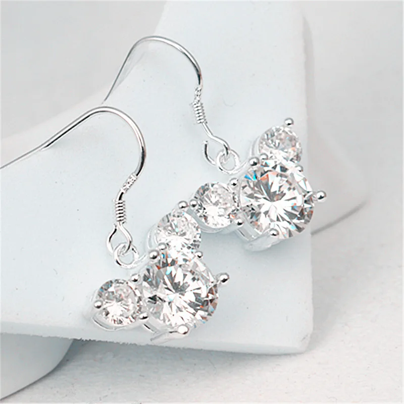 

New fashion classic cartoon mini mouse zircon charm woman earrings Mickey earrings for women Ear Studs Pendientes Cartoon Movie